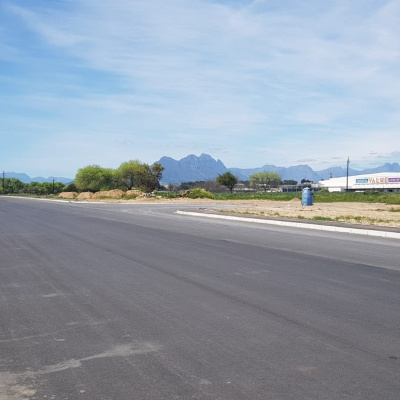 Access to future development between Waarburgh Road and the N1.